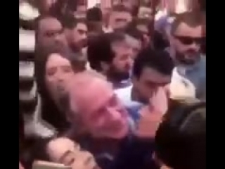 ciro gomes attacked in the crowd and retaliates